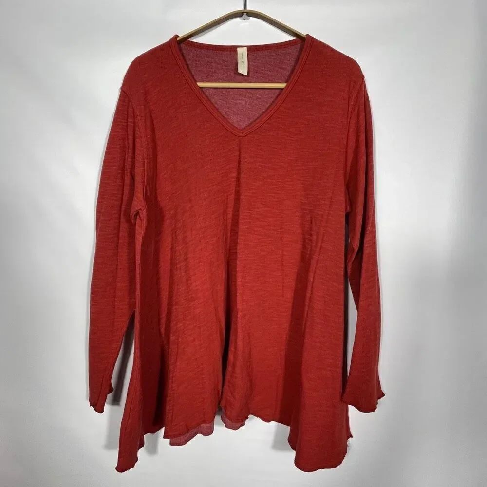 North Star Base Red Hi-Low Hem Rayon Blend Long Sleeved V-Neck T-Shirt Top Small